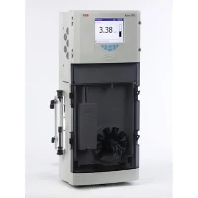 Industrial water analyzer for pH conductivity and dissolved oxygen monitoring