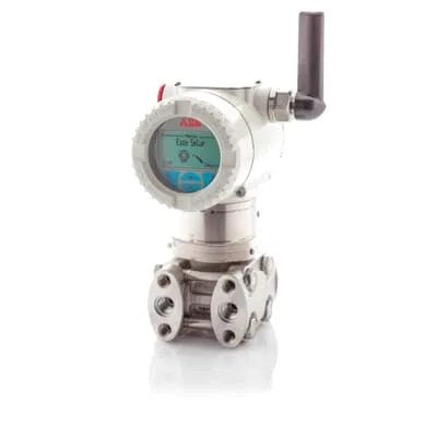 Wireless HART pressure transmitter for remote industrial monitoring
